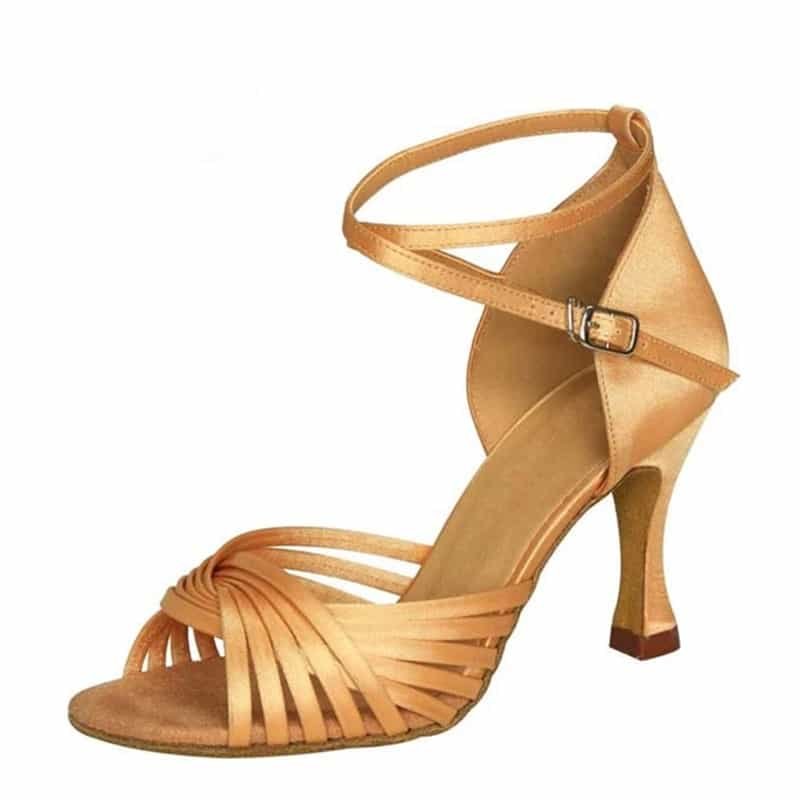 ballroom-xoroi-papoutsia-xorou-gynaikeia-papoytsia-xoroy-latin-7-takoyni-mpez-kompo-strifto